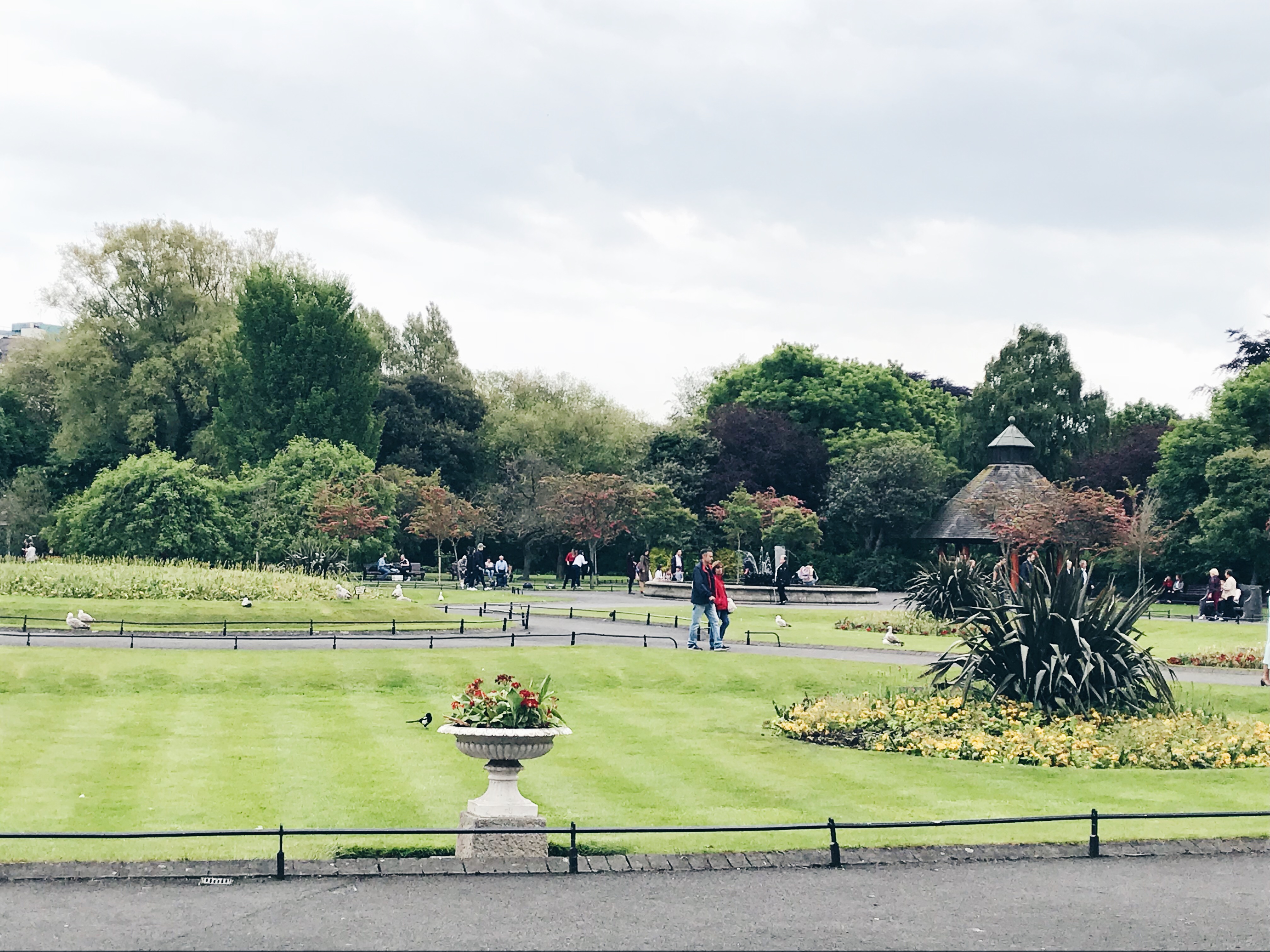 visiting St Stephen Green - free things to do in dublin