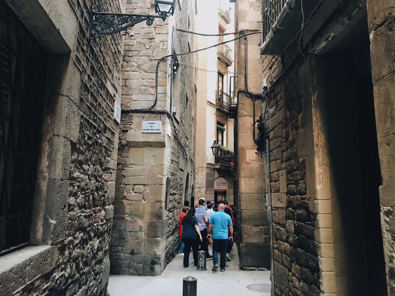 10 Amazing Things To Do In The Gothic Quarter Barcelona - Earth's ...